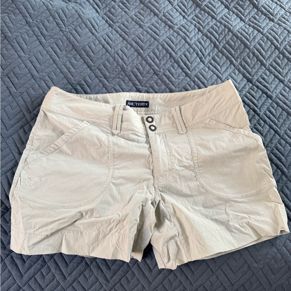 Arc'teryx Women's Light Gray Cargo Shorts